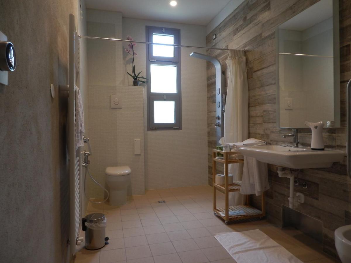 Bb Sharingloft Sirmione Bed & Breakfast ภายนอก รูปภาพ