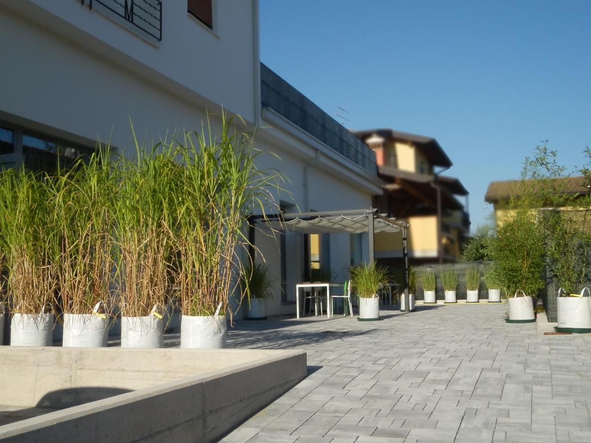 Bb Sharingloft Sirmione Bed & Breakfast ภายนอก รูปภาพ