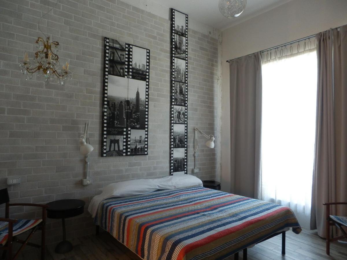 Bb Sharingloft Sirmione Bed & Breakfast ภายนอก รูปภาพ