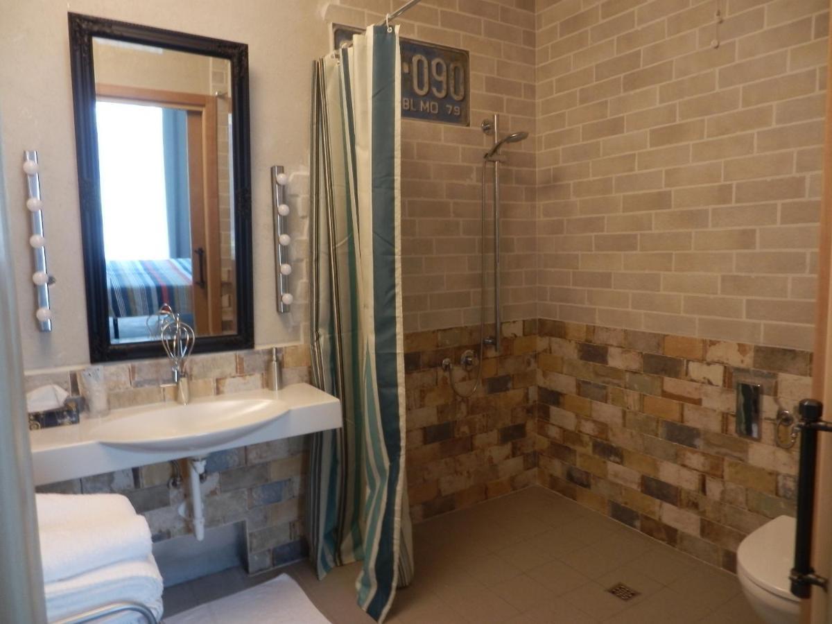 Bb Sharingloft Sirmione Bed & Breakfast ภายนอก รูปภาพ